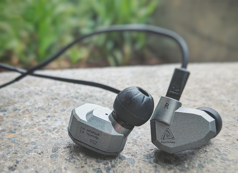 Kvalitné HiFi slúchadlá s tlakovými a dynamickými meničmi lacno - KZ ZS5.