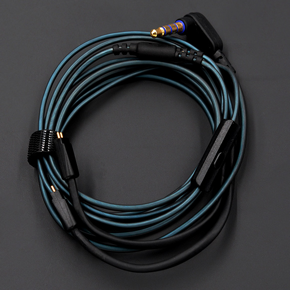 Sluchatka KZ ZS6 majú kvalitný vymeniteľný kábel so zahlým 3,5mm jackom.