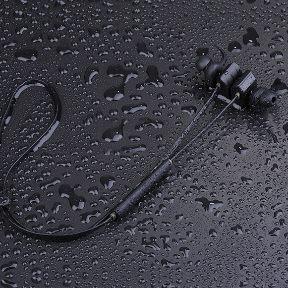 Bezdrôtová Bluetooth vode odolné slúchadlá do uší s certifikáciou IPX5.