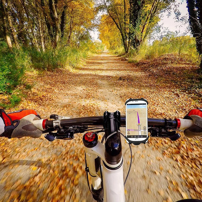 Silikónový držiak na mobil na bicykel neprenáša vibrácie a ľahko sa čistí.