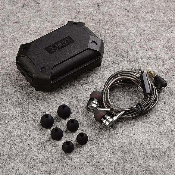 Pekná krabička Hifi slúchadiel do uší QKZ DM9.